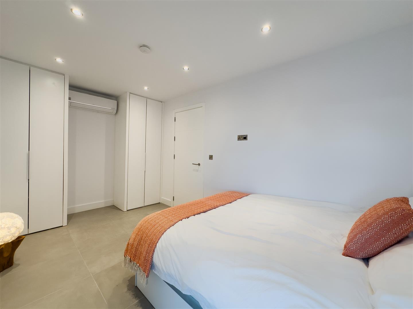 Image of Apartment - 3 Bedrooms - 2 Bathrooms for Rental in Arengos Gardens-Gibraltar, Image 14